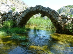 Kudin most na rijeci Krupi i vrh Krčmar